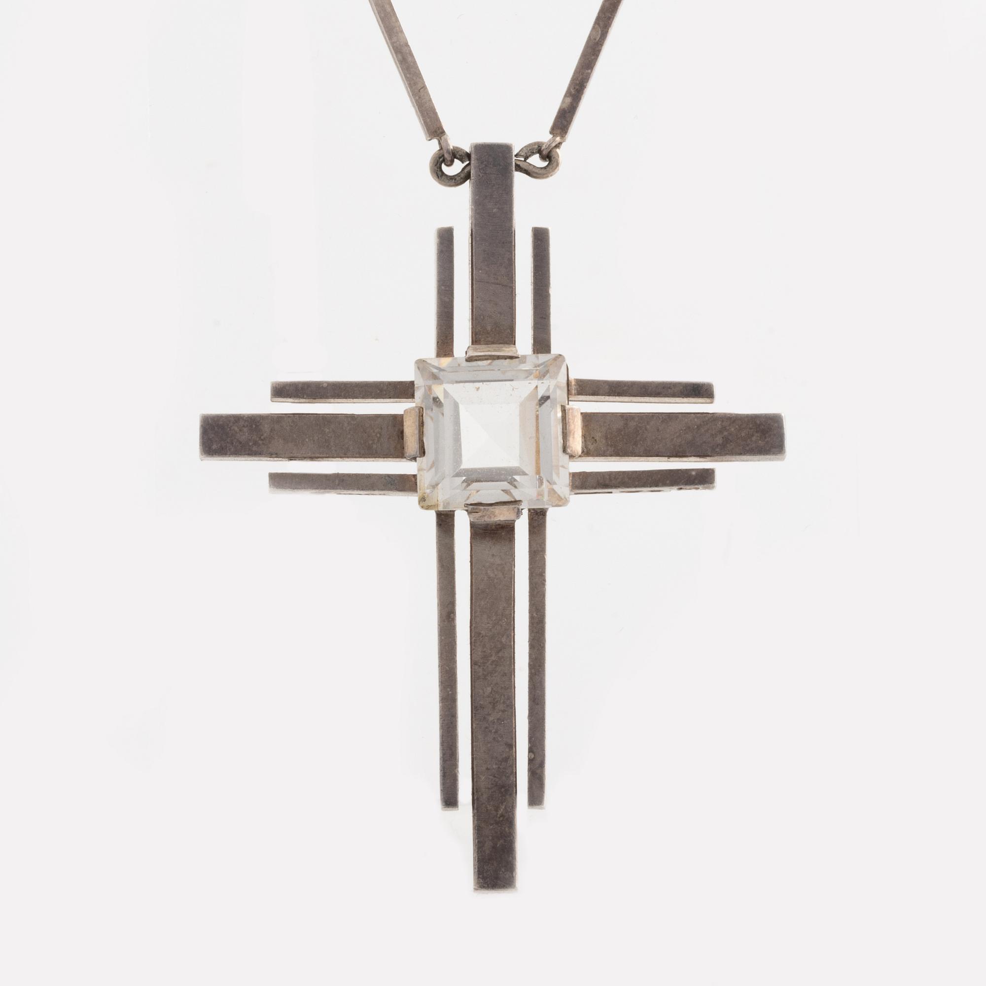 Hängsmycke, kors samt ring, Stigbert, silver med bergkristall.