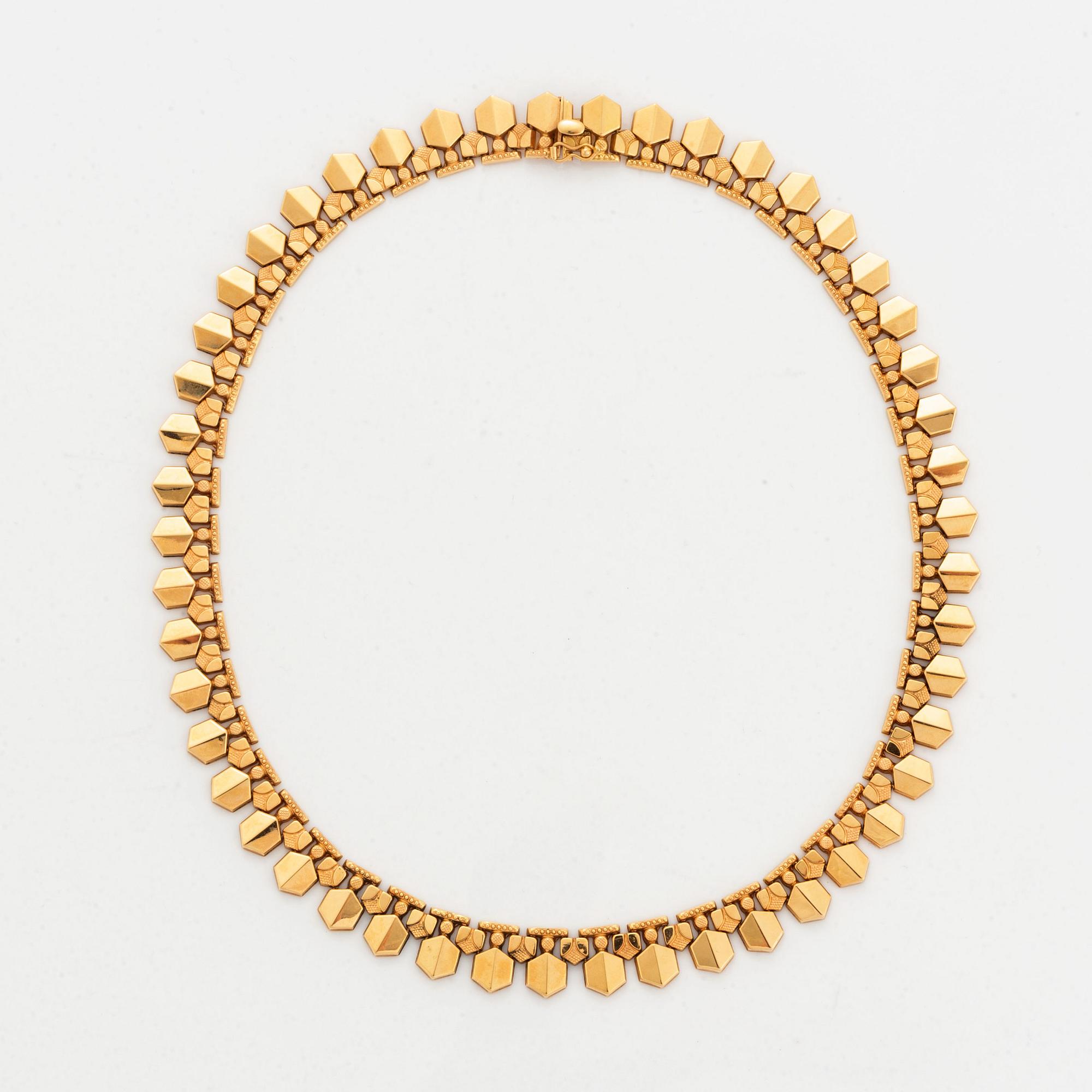 18K gold necklace.