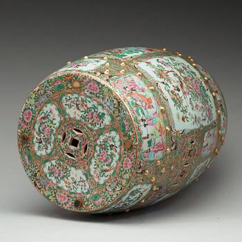 TRÄDGÅRDSPALL, porslin. Qing dynastin, Kanton, 1800-tal.