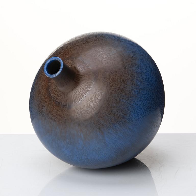 Berndt Friberg, a stoneware vase, Gustavsberg studio, Sweden 1976.