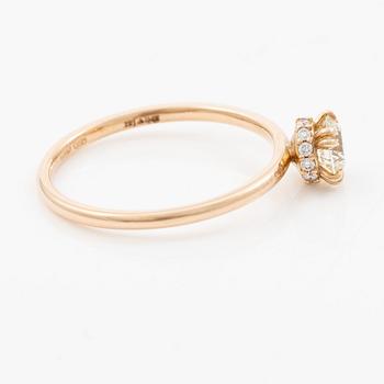 Ring 14K guld med briljantslipade diamanter.