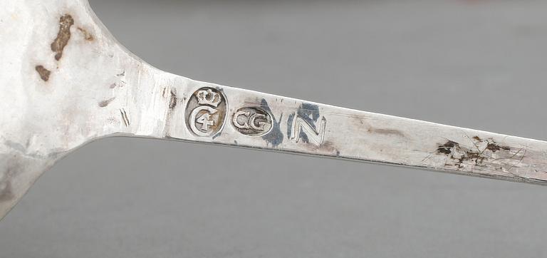 SKED med kulknopp, Conrad Gadd, Kristianstad 1750. Vikt 32 gram.