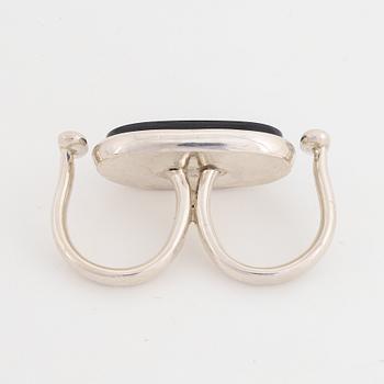 Vivianna Torun Bülow Hübe, a sterling silver and obsidian double ring, Jakarta Indonesia.