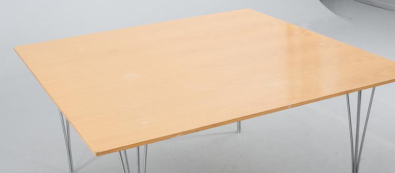 A FRITZ HANSEN TABLE. MADE IN DENMARK 1983.