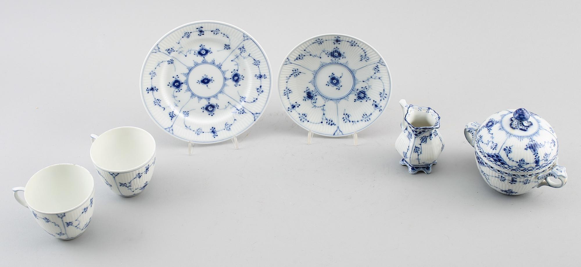SERVISPORSLIN, 18 delar, musselmalet, Royal Copenhagen.