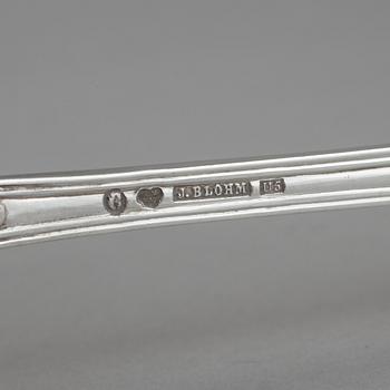 SKEDAR, 24 st (12+12), silver, G. Möllenborg, Stockholm 1847 och J. Blohm, Karlshamn 1874. Vikt 1 210 g.