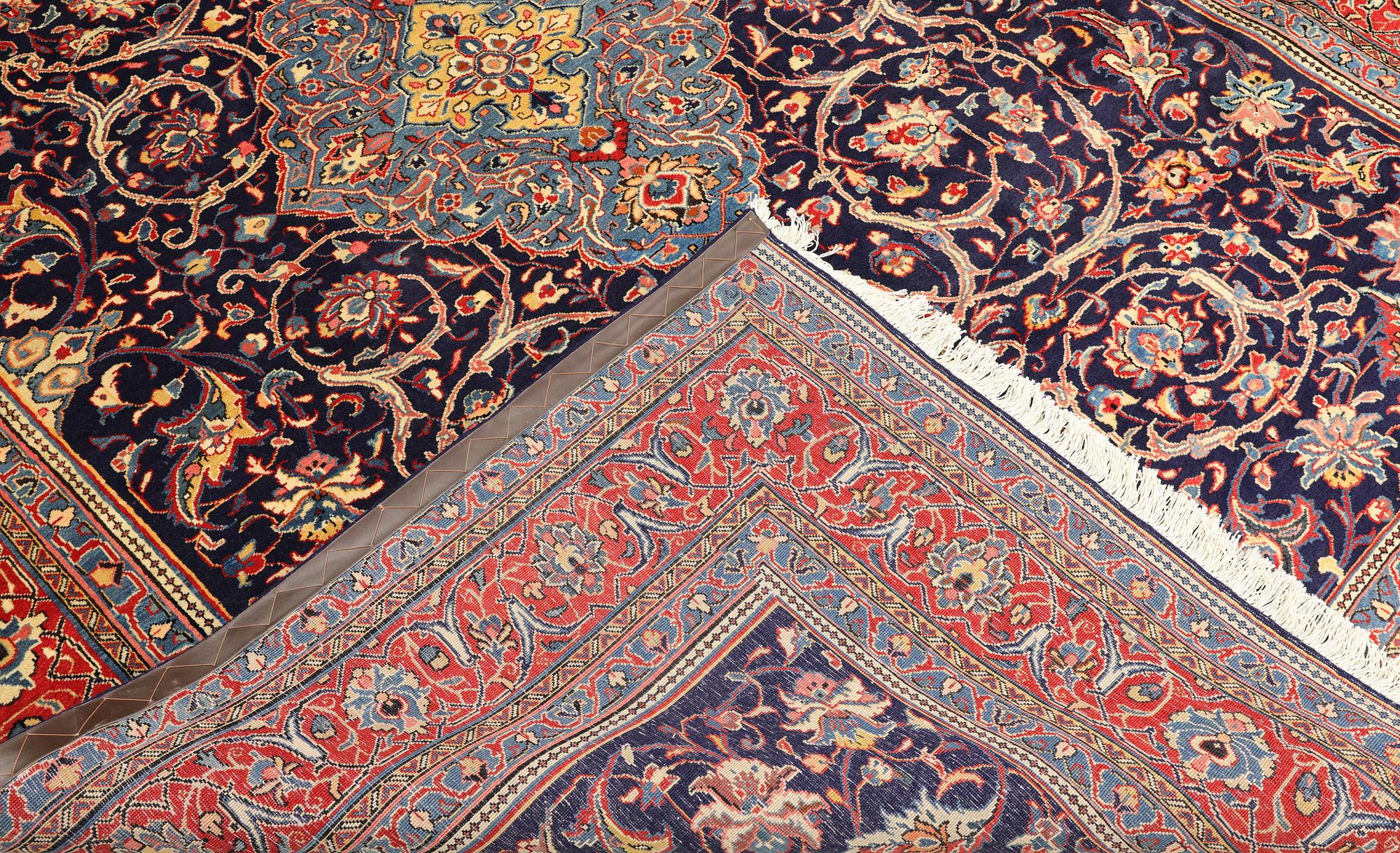 Matta, Sarouk, ca 305 x 220 cm.