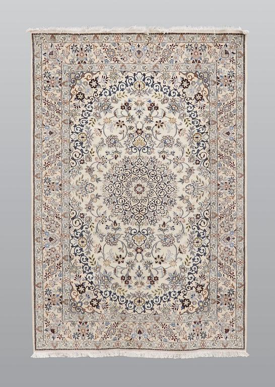 Matta, Nain part silk s.k 9LAA, ca   260 x 175 cm.