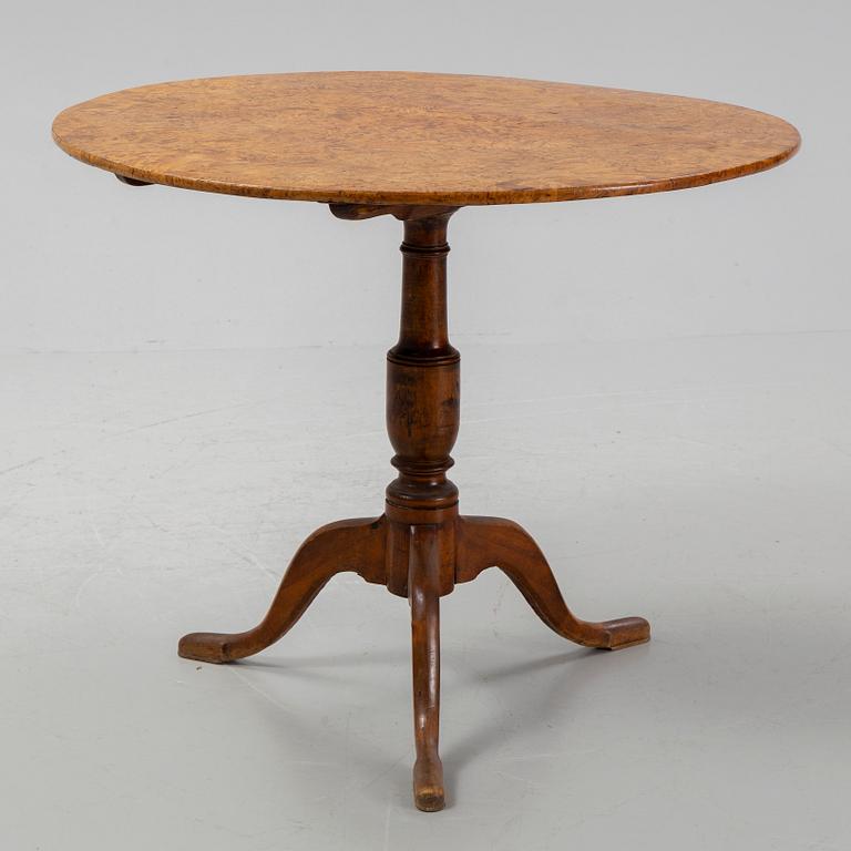 An alder veneered table by J. Sjölin (master 1767-1785).