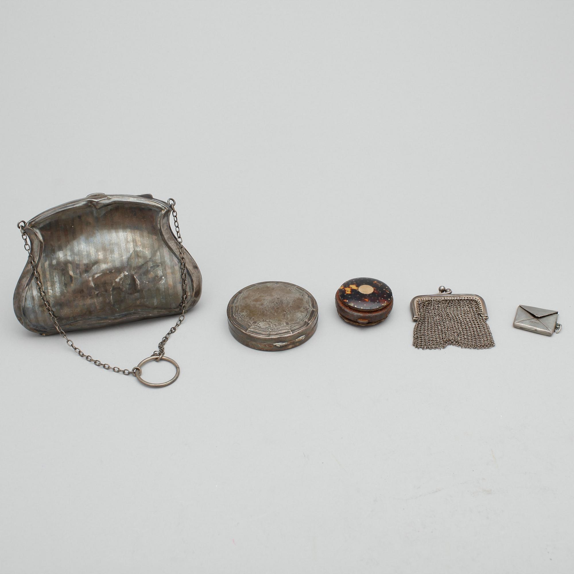 PARTI SILVER, 4 delar, samt PORTMONNÄ i sköldpadd, bla Chester, England, 1700-1800-tal. Total vikt ca 205 g.