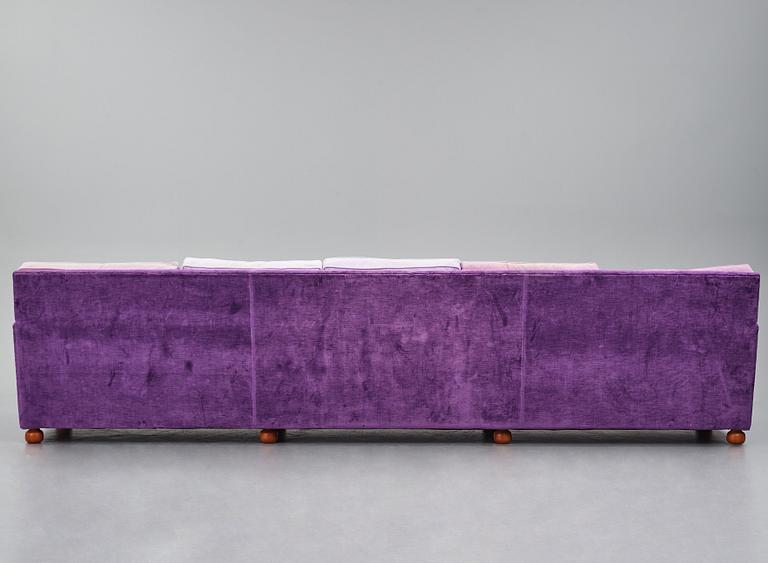soffa, Firma Svenskt Tenn, modell 3031.