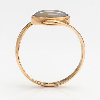 A 14K gold ring with an opal. Lagercrantz Jewellery, Tammisaari 2012.