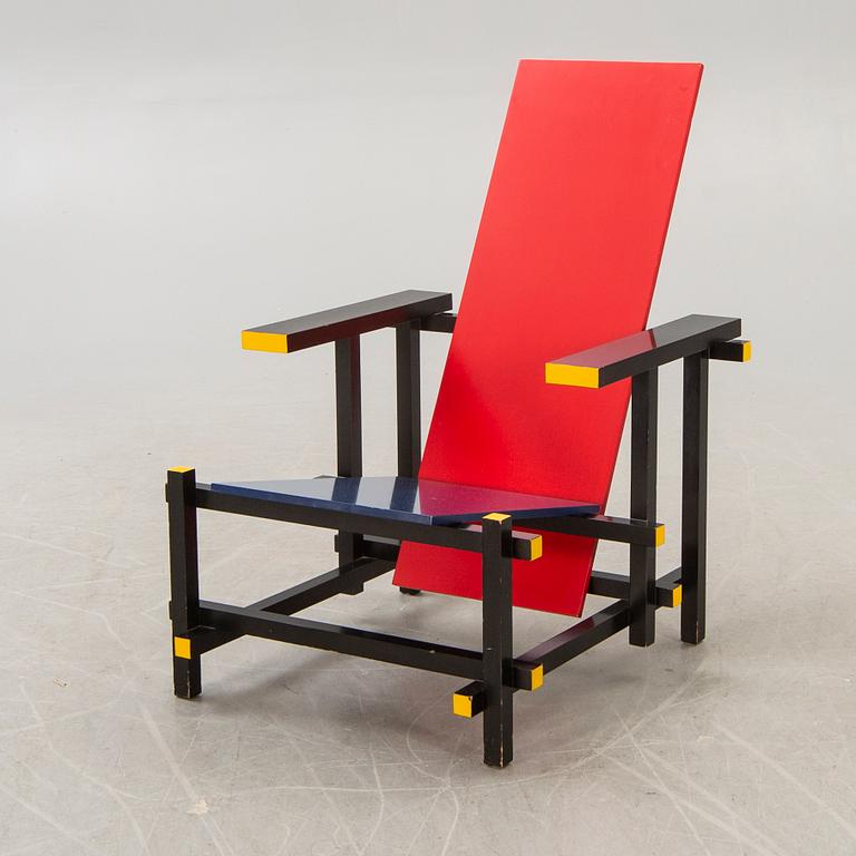 Gerrit Rietveld, efter  karmstol "Red/blue chair" Cassina numrerad 1688.