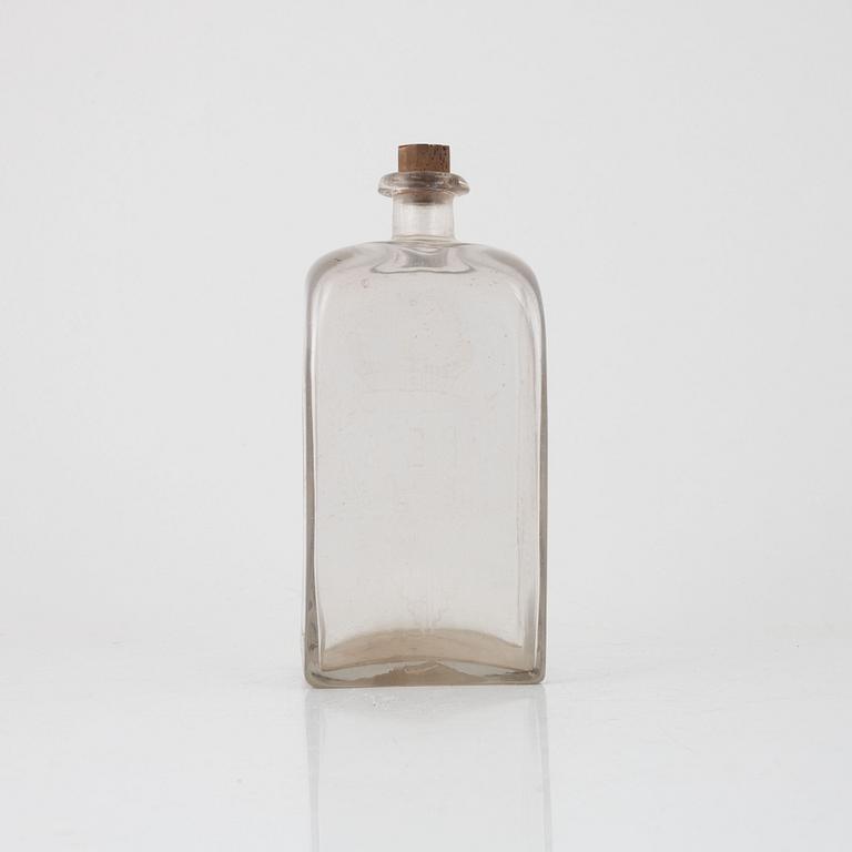 An engraved glass bottle, Limmareds Glasbruk, Sweden, 18th century.