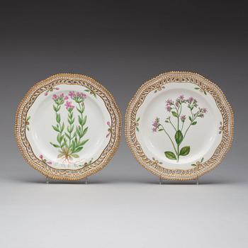 A set of six Royal Copenhagen "Flora Danica" dishes and a serving dish, Denmark, 20th Century.