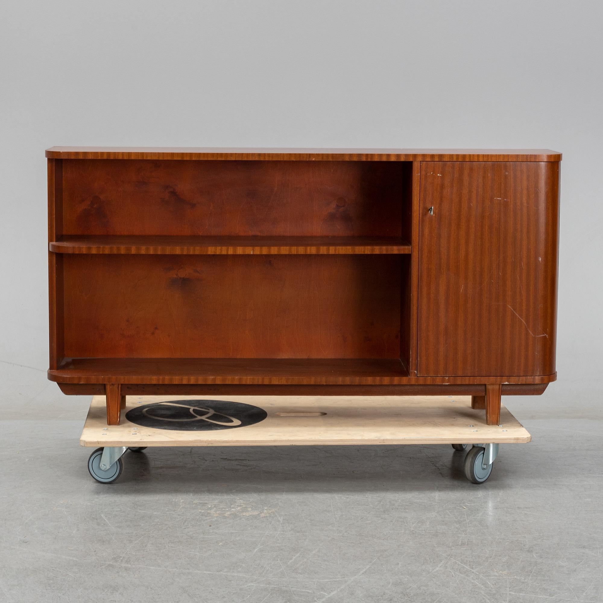 A mahogany veneered bookcase, 1940's/50's.