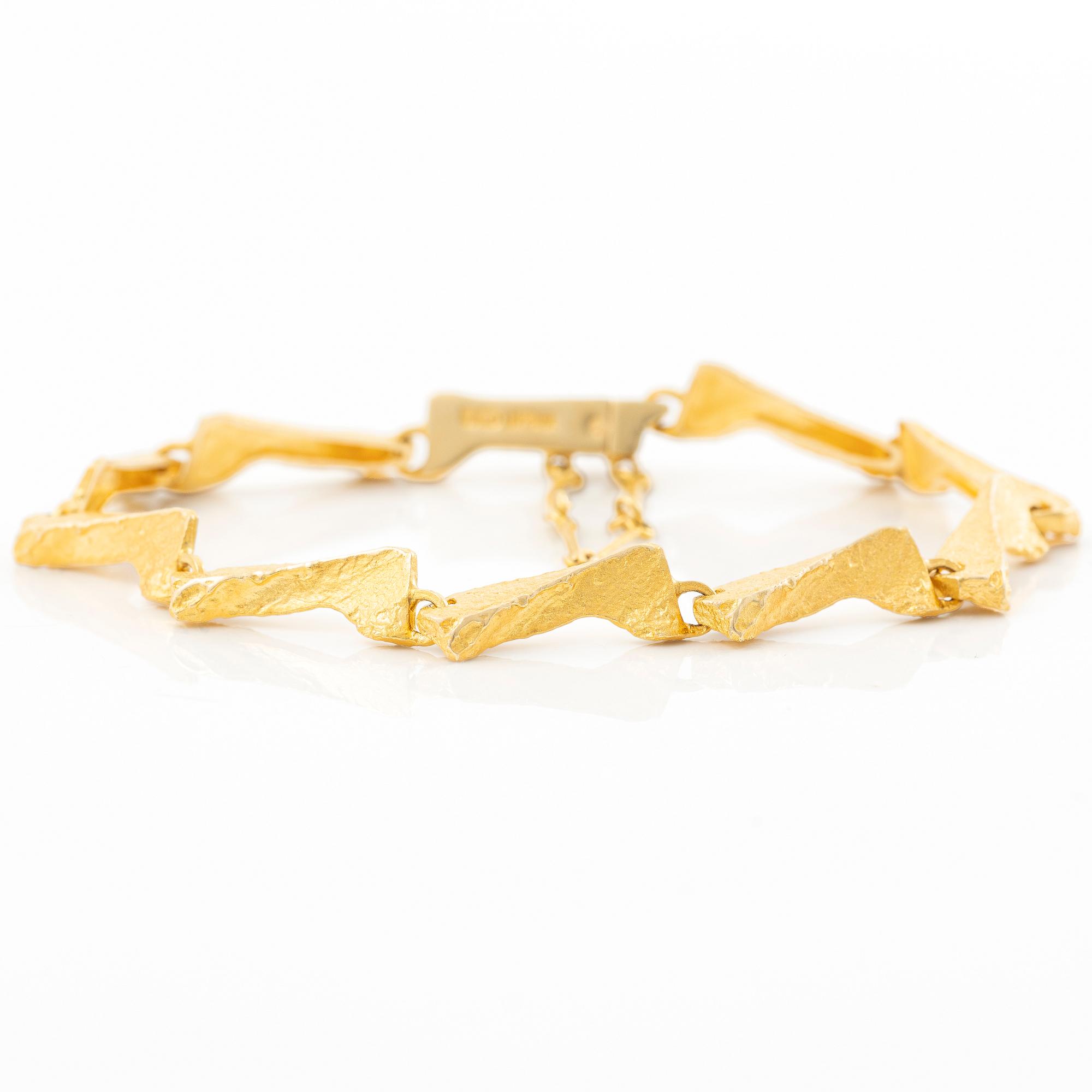 Lapponia, Björn Weckström, bracelet, “Fjällbäck”, 18K gold.