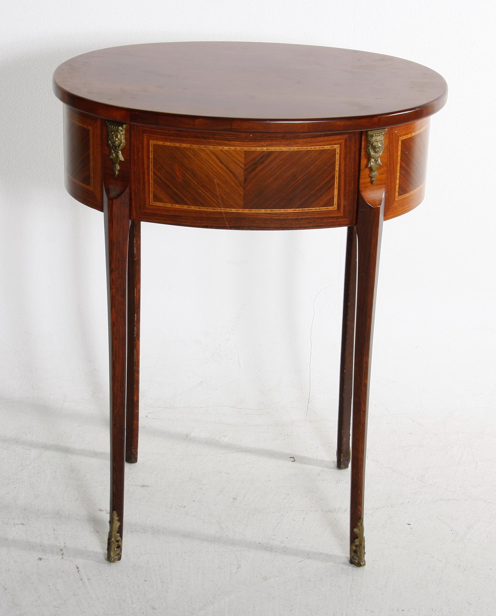 BORD. Louis XVI-stil.