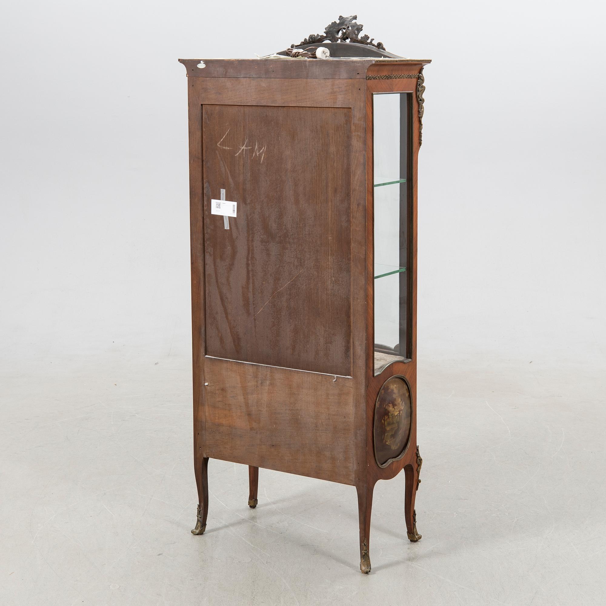 Display cabinet, Rococo style, 20th century.