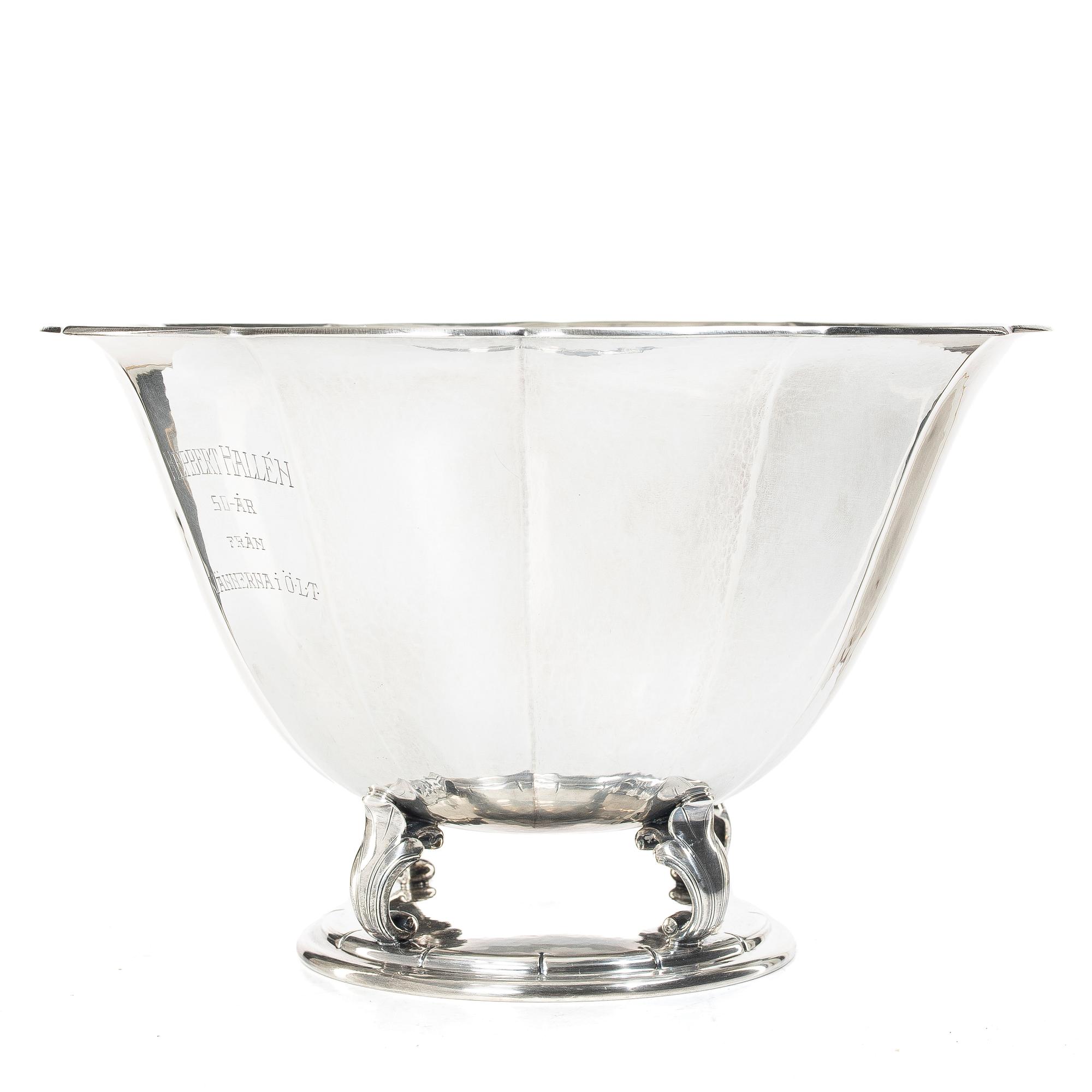 A silver bowl on foot, GAB, Stockholm, 1931.