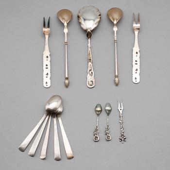 BESTICK, 13 delar, silver, olika modeller, 1900-tal. Vikt ca 220 gram.