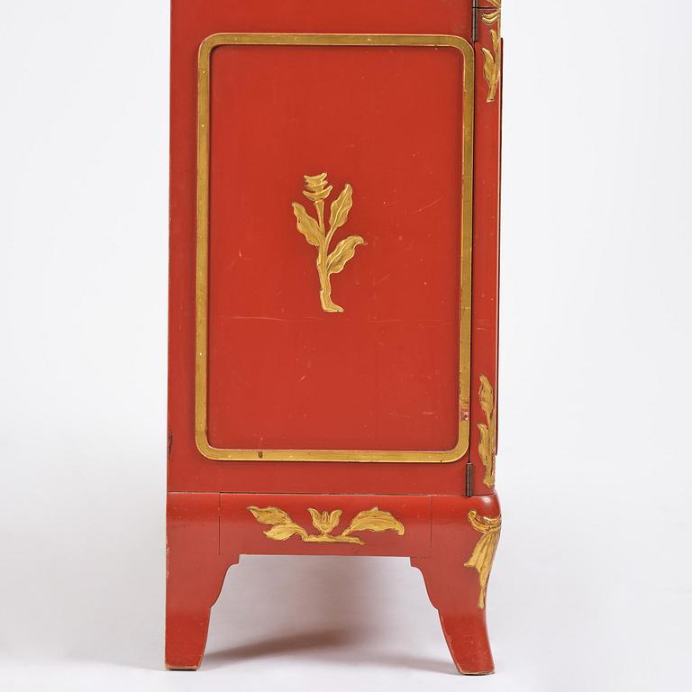Carl Malmsten, a Swedish Grace showcase cabinet, cabinetmaker Albin Johansson, Stockholm, for Villa Kvikkjokk, 1928.