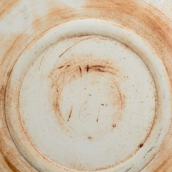 TOINI MUONA, A CERAMIC DISH. Signed TM, 1961. Arabia.