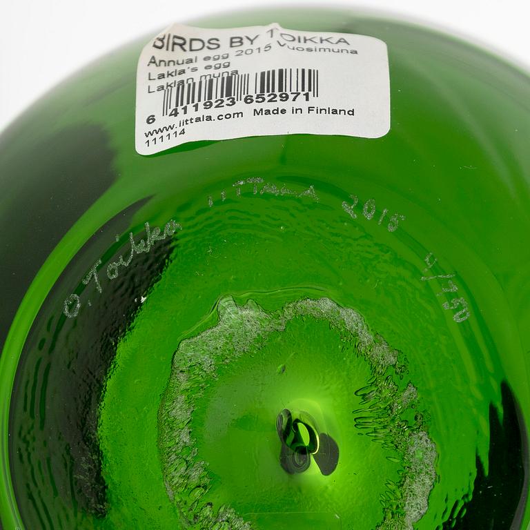 Oiva Toikka, An annual bird and egg 'Lakla', signed O. Toikka Iittala 2015.