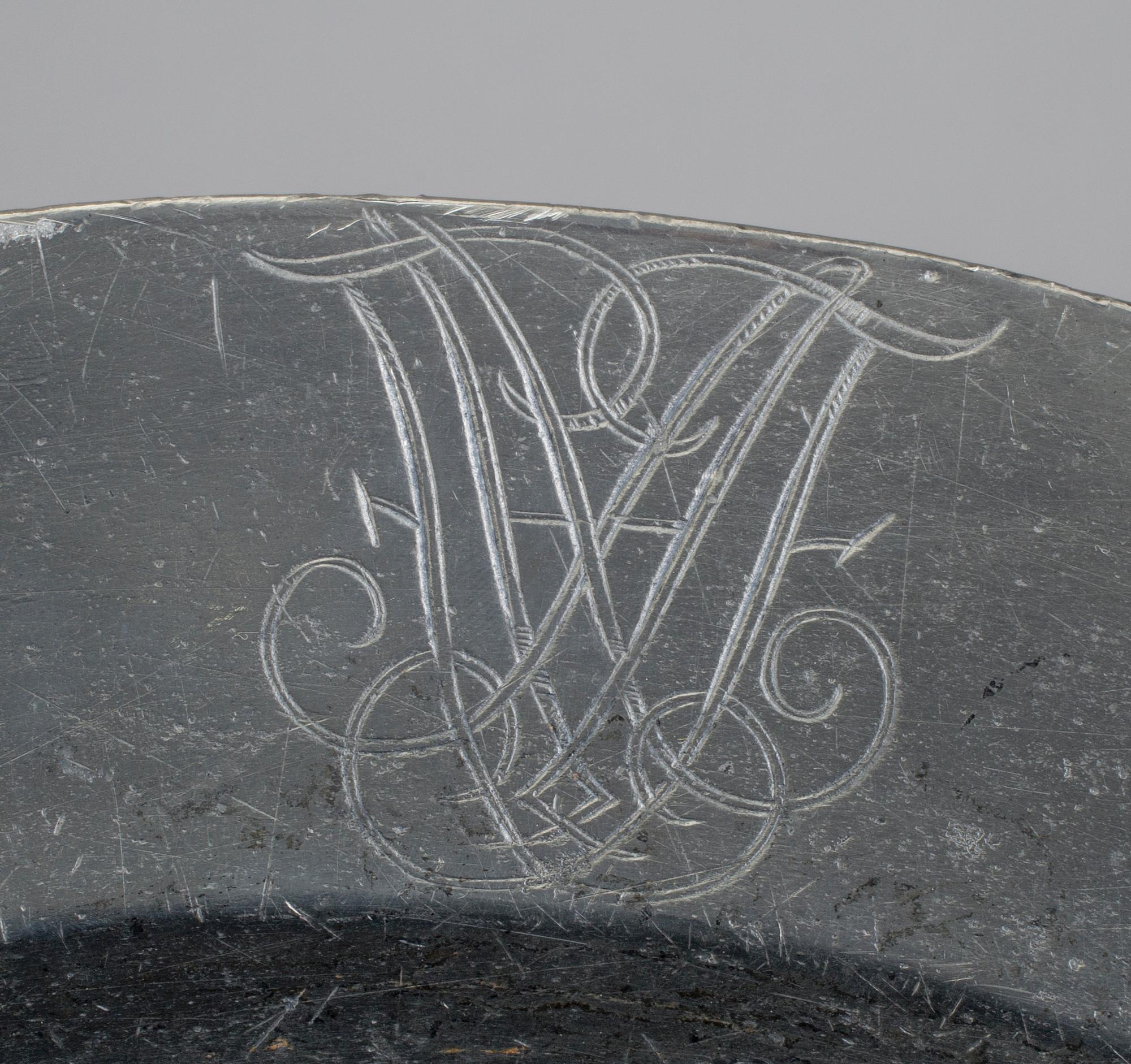 FAT samt PRISMAFLASKA, tenn, Calmar samt England, 1700-tal.