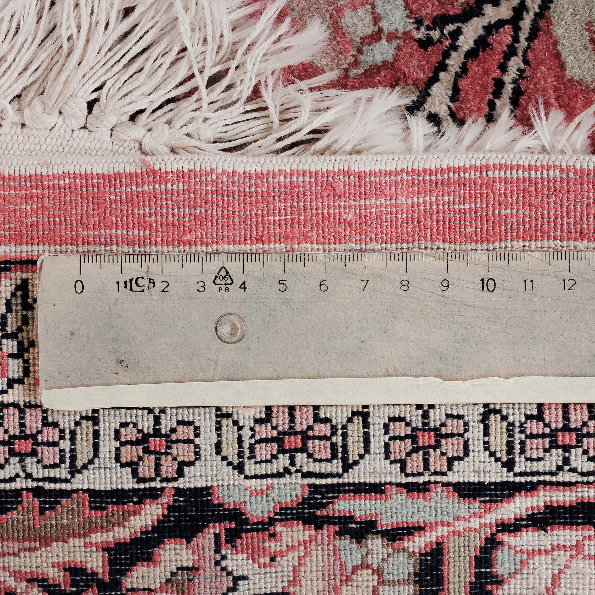 MATTA, Kashmir, old, 270 x 191 cm.