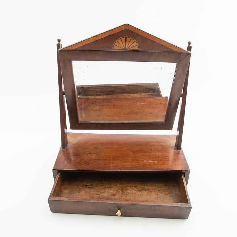 Chest of drawers mirror, mid-20th century.