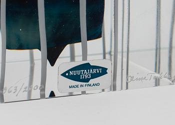ÅRSKUB, glas, signerad Oiva Toikka, Nuutajärvi 1990, numrerad 963/2000.
