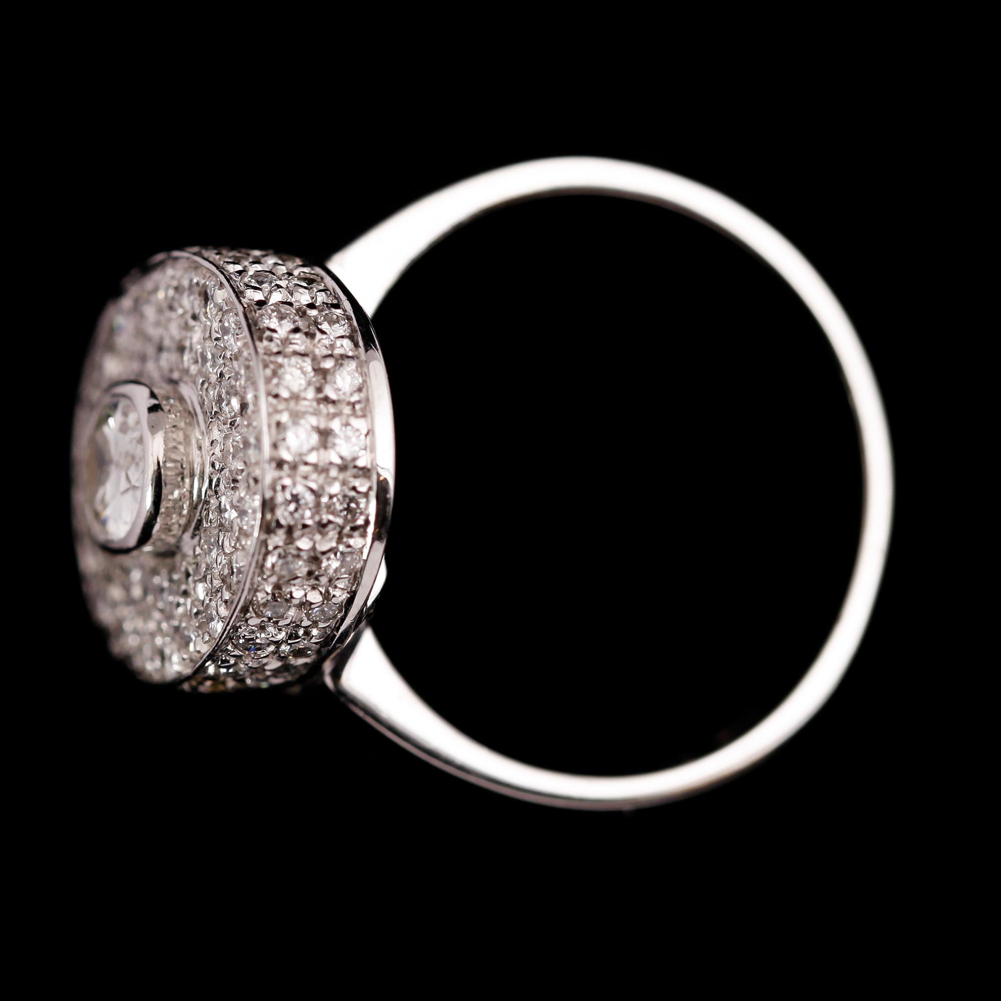 RING, 18 k vitguld, briljantslipade diamanter tot ca 1.95 ct.