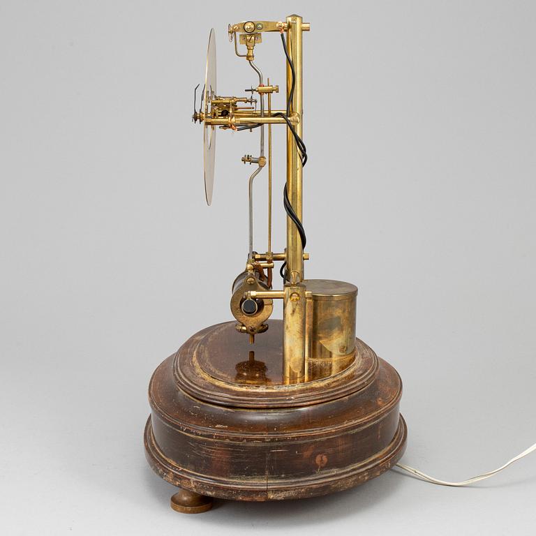 A 20th century table clock.