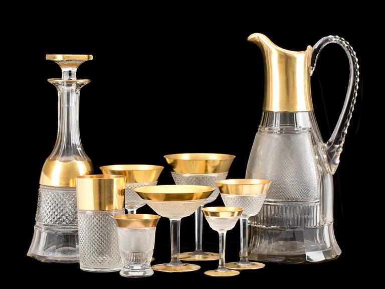 GLASSERVIS, 57 delar, 1900-talets mitt, guldkant.