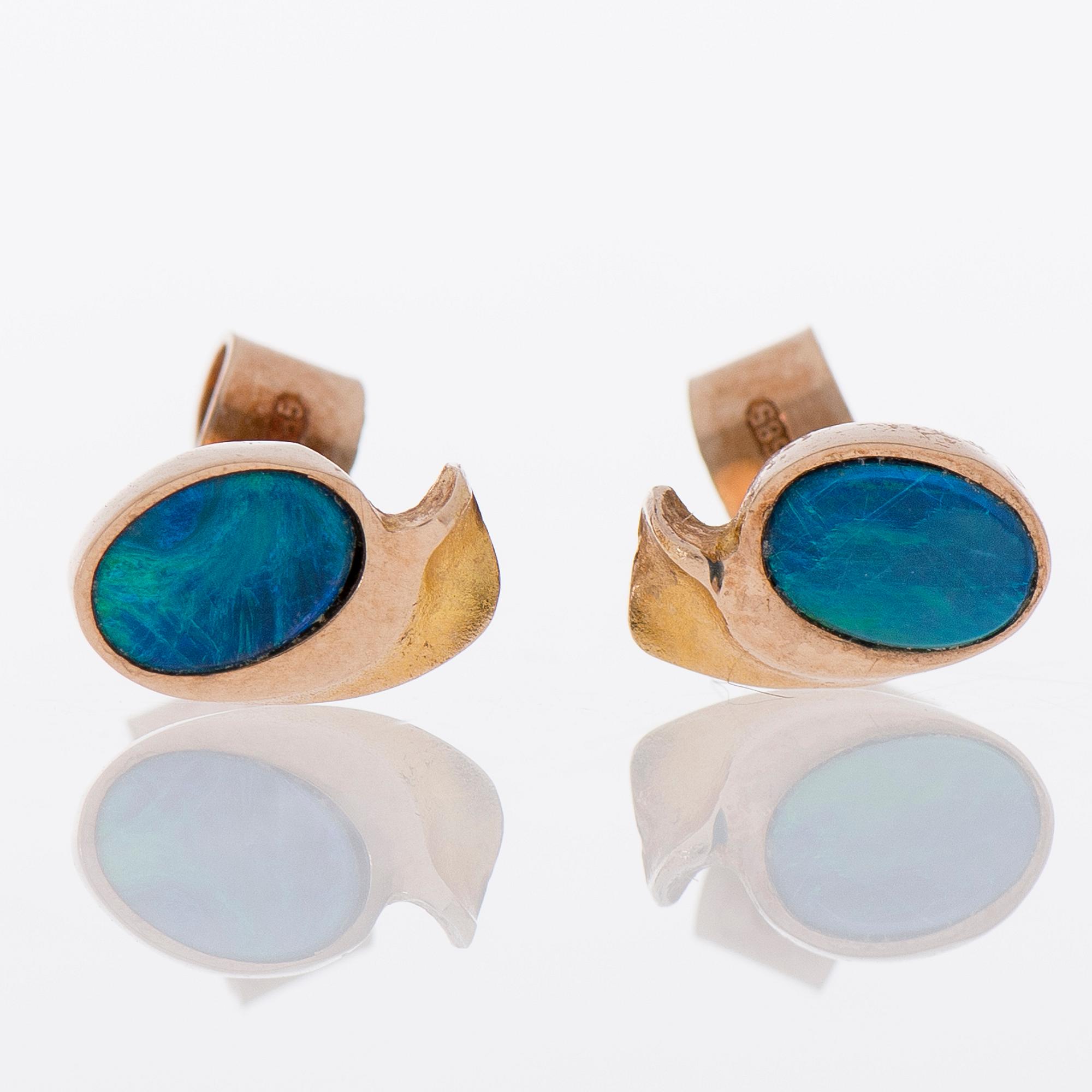 A NECKLACE and EARRINGS, 14K gold, opal doublets. Zoltan Popovits, Lapponia 1986.