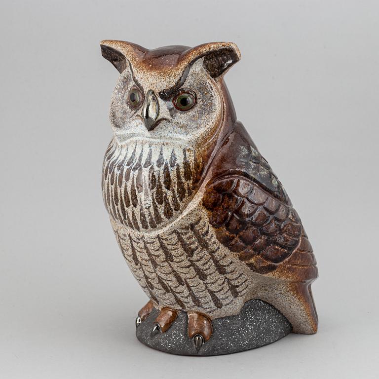 Thomas Hellström, a ceramic sculpture of an owl, for Nittsjö.