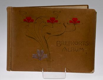 BREFKORTSALBUM MED VYKORT, mest svenska topografiska motiv, tidigt 1900-tal.