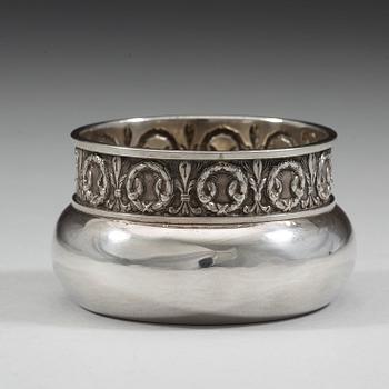 FABERGÉ, Moskva 1908-1917, saltkar, silver, Louis XVI-stil.