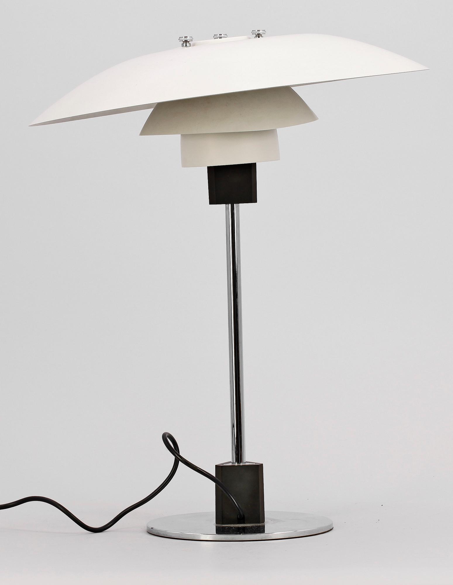 BORDSLAMPA, PH-Lampa, Poul Henningsen för Louis Poulsen, Danmark. Etikettsmärkt.