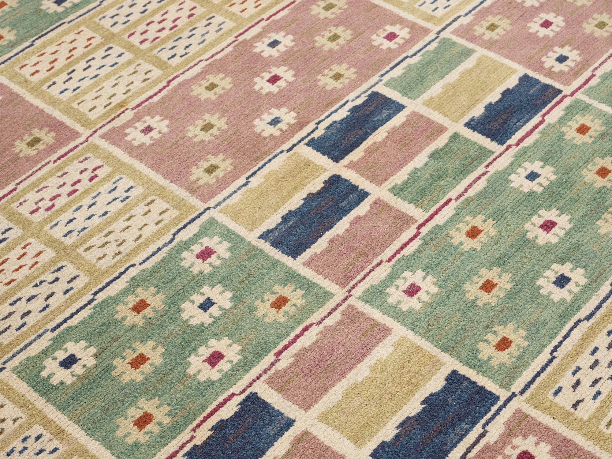 CARPET. "Ängarna". Knotted pile. 276,5 x 196 cm. Signed AB MMF.