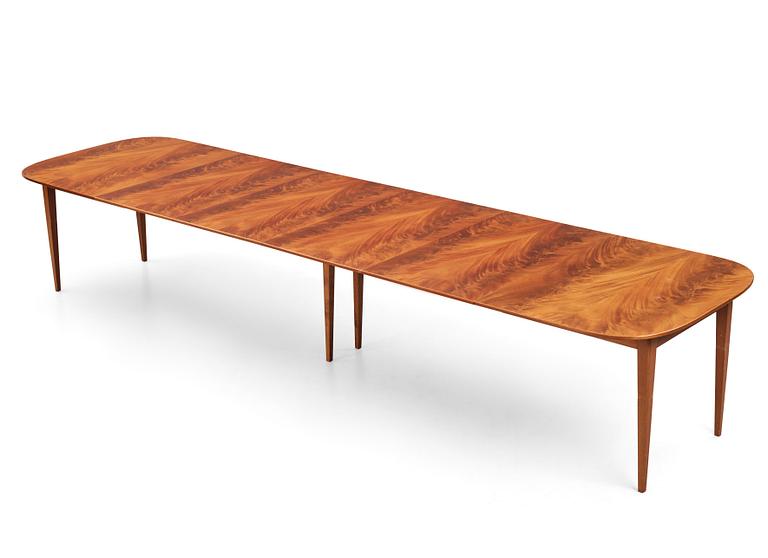 Josef Frank, a dining table model "947", Firma Svenskt Tenn, Sweden mid-20th century.