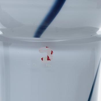 KARAFFER, 2 st, glas, "Blues" signerade Timo Sarpaneva, 21/185 resp. 132/1985. Iittala.