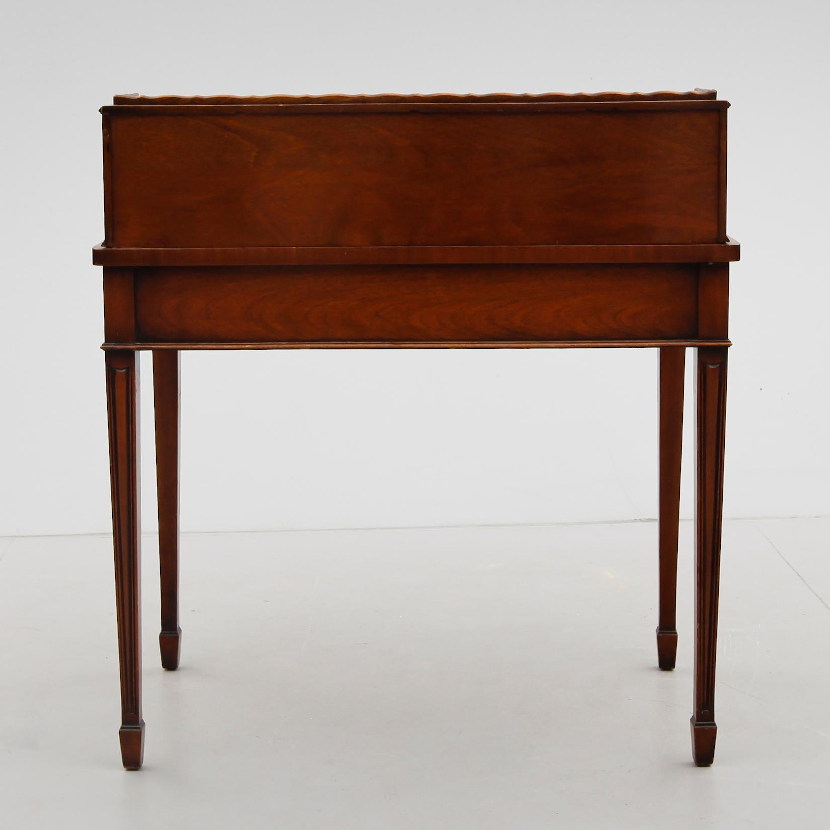 DAMSKRIVBORD, Sheratonstil, England, 1900-talets andra hälft.