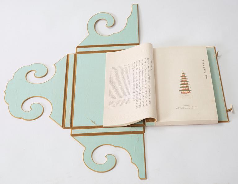 BOK, Hsiang Yuan-Pien, "Noted Porcelains of Succesive Dynasties with Comments and Illustrations".