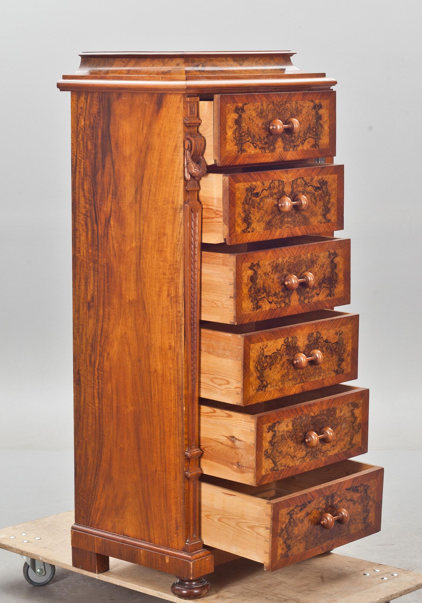 ARKIVSKÅP, nyrenässans, 1800-talets slut.