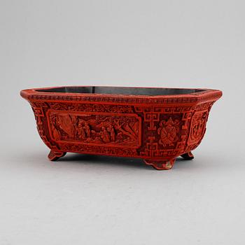 An octagonal flower pot, China, presumably early 20th Centruy.