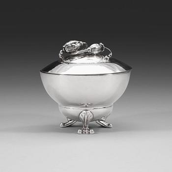 553. GEORG JENSEN, skål med lock "Magnolia/Blossom", Köpenhamn ca 1915-21,