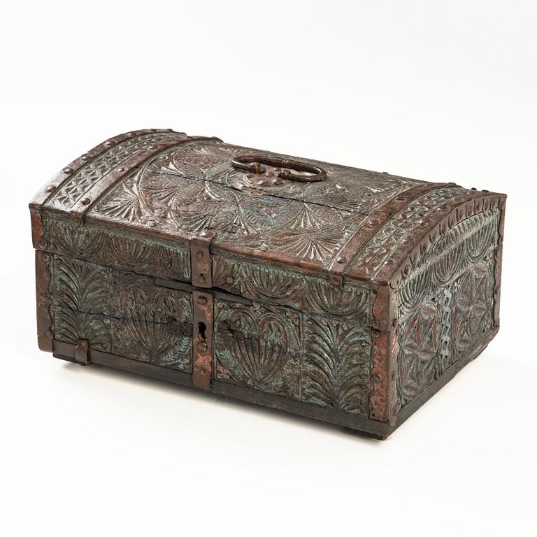 A Swedish carved baroque chest, 17th / early 18th century.