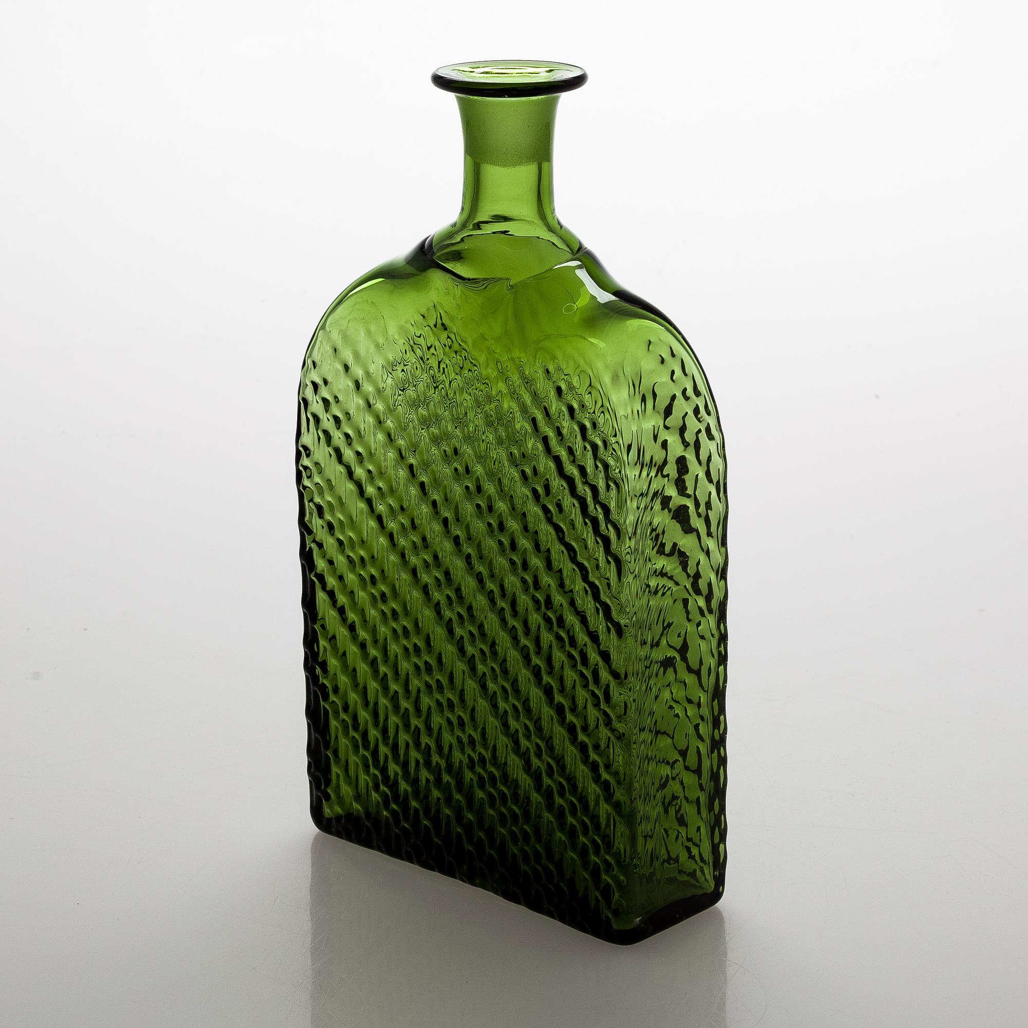 Nanny Still, A 15-piece "Flindari" glassware set, Riihimäen lasi 1964-1968.